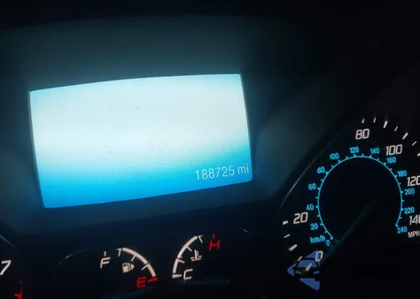 2014 Ford Escape Titanium z USA, uszkodzony, nr VIN 1FMCU9J92EUA69822